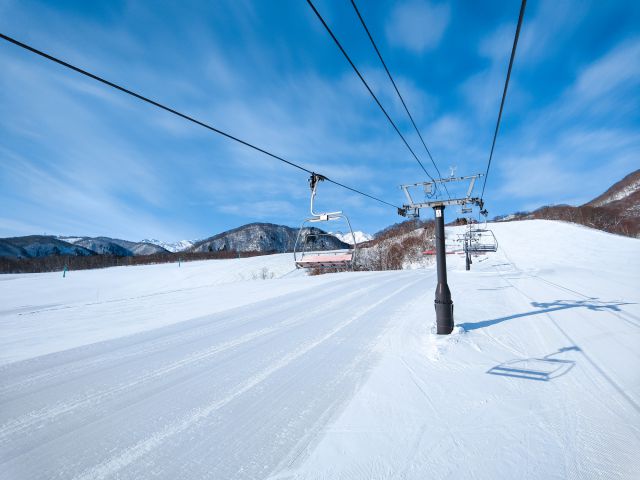 雪山の魅力満載スノボツアーの楽しみ方